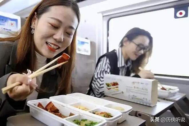 菜正在加速突围未来将成为餐饮新趋势！冰球突破网站外卖时代或将终结？预制(图11)